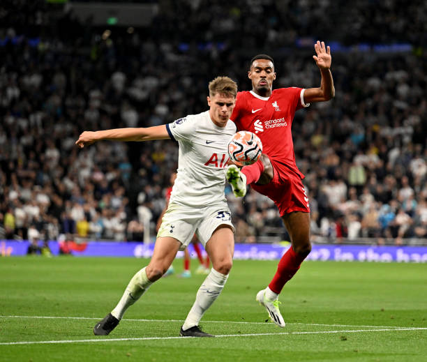 他在場上的 他在場上的