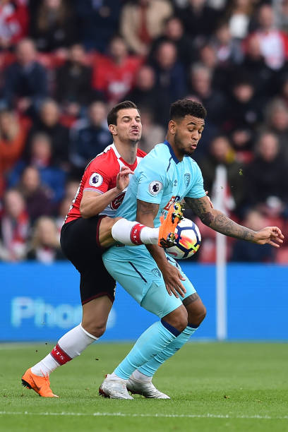 積極進攻的 積極進攻的