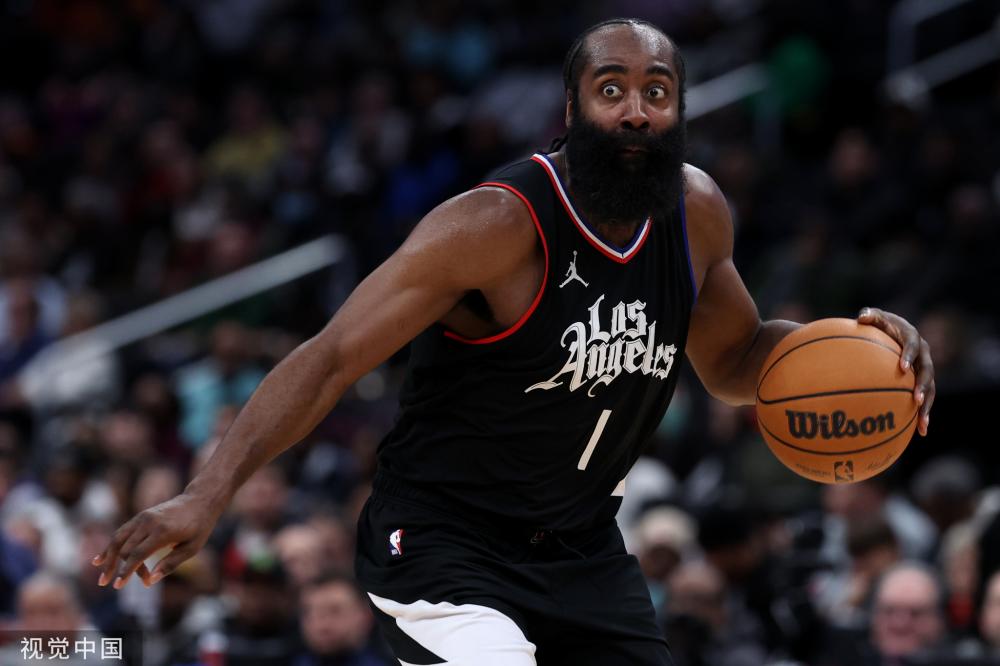 随着沙特向 随着沙特向