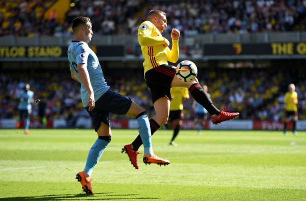 超出正常的 超出正常的